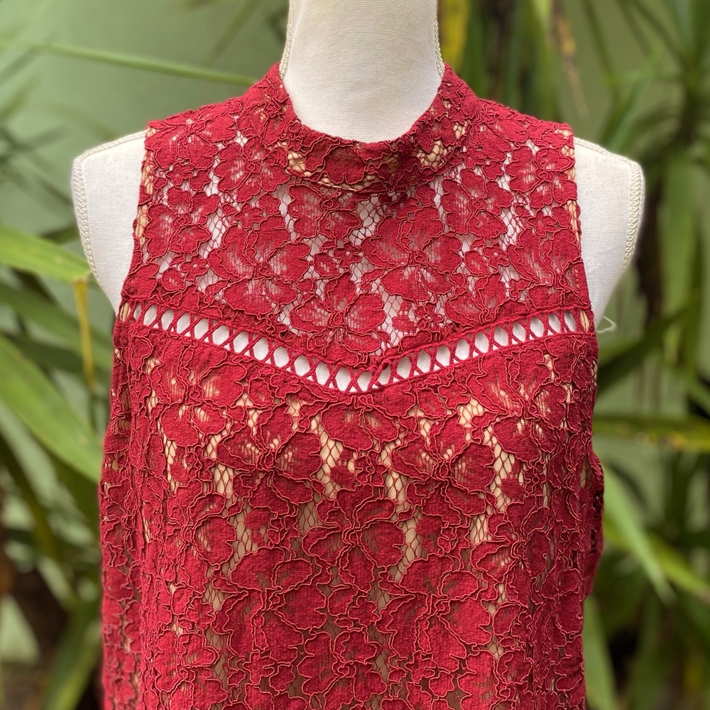 Red Nude Lace Sleeveless Blouse